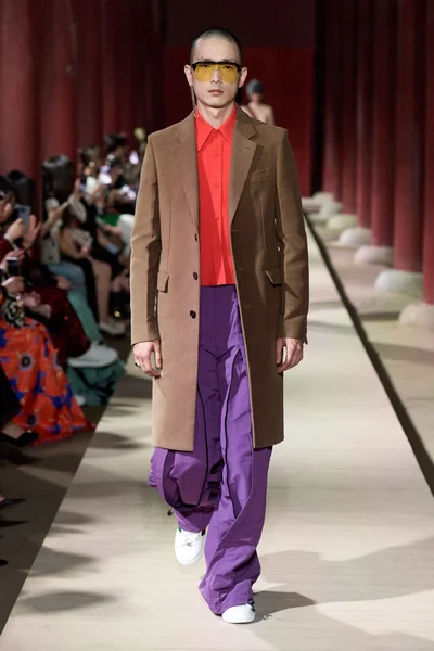 Look 27